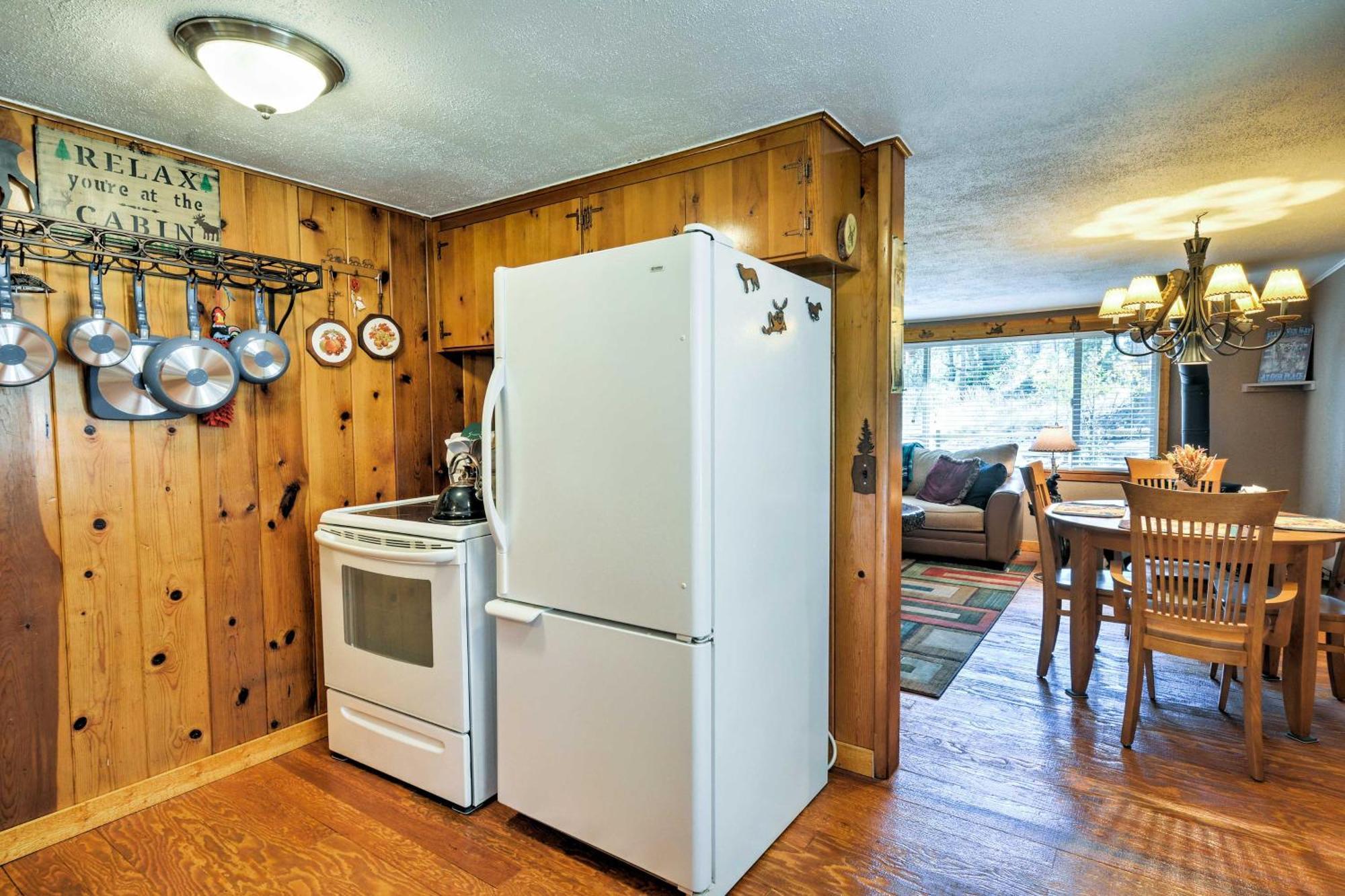 Cozy Cabin With Ac And Deck, 5 Mi To Downtown Prescottヴィラ エクステリア 写真